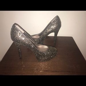 Sparkle and Glitter! Holiday Pumps!